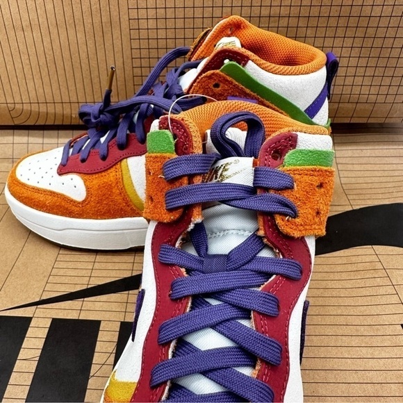 W NIKE DUNK HI SAIL/CANYON PURPLE - Picture 8 of 15
